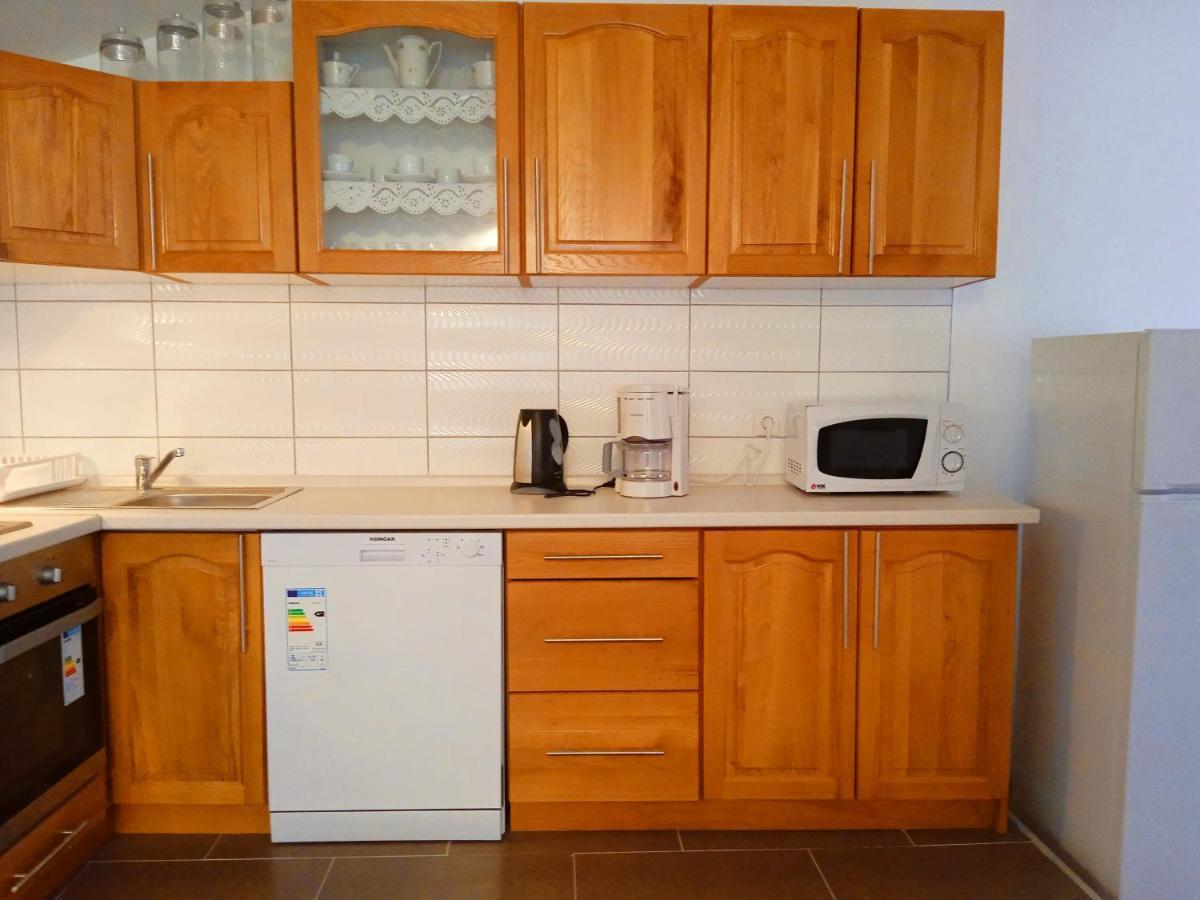 Apartman Josipa Peroj Buitenkant foto