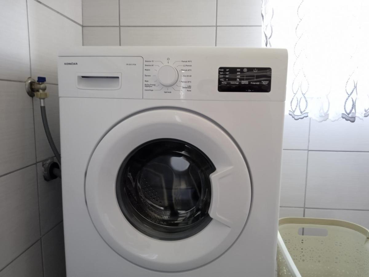 Apartman Josipa Peroj Buitenkant foto