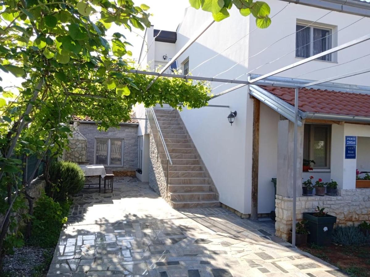 Apartman Josipa Peroj Buitenkant foto