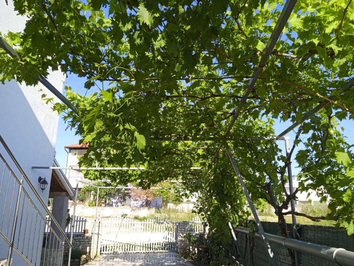 Apartman Josipa Peroj Buitenkant foto