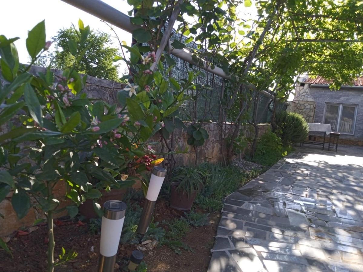Apartman Josipa Peroj Buitenkant foto